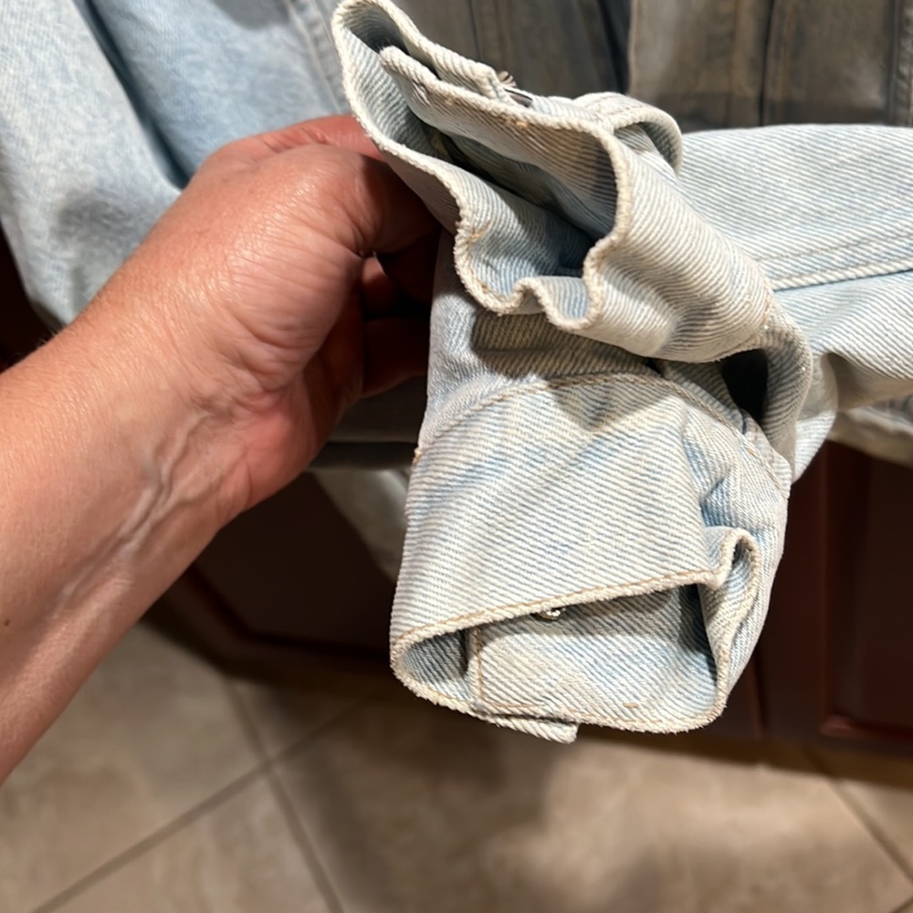 Guess jean jacket - Picture 7 of 16